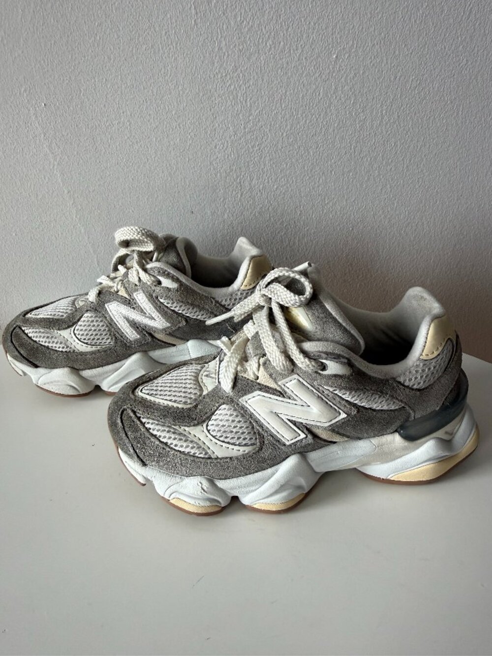 New Balance 9060- Boys Grey Size 11.5